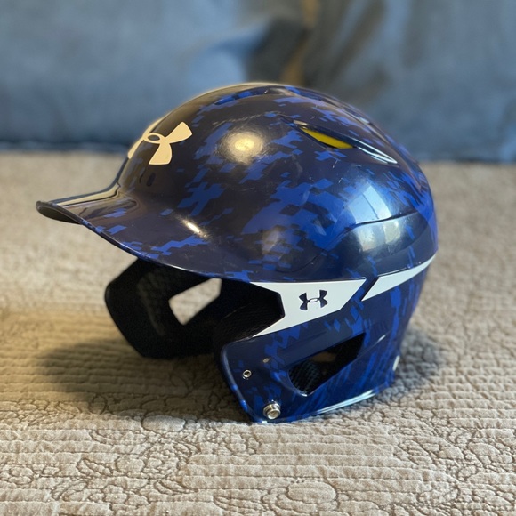 Batting Helmet - Picture 2 of 4